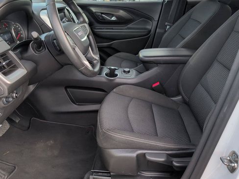 Used 2024 GMC Terrain SLE FWD image 13