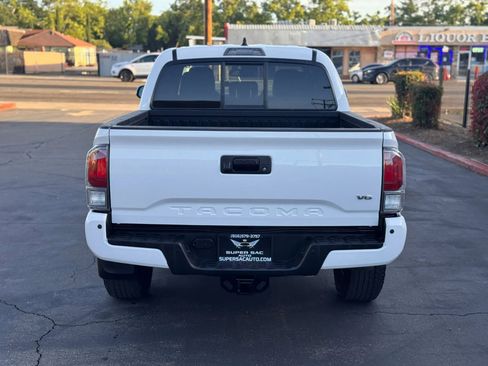 Used 2023 Toyota Tacoma TRD Off-Road w/ Technology Package AWD/4WD image 5