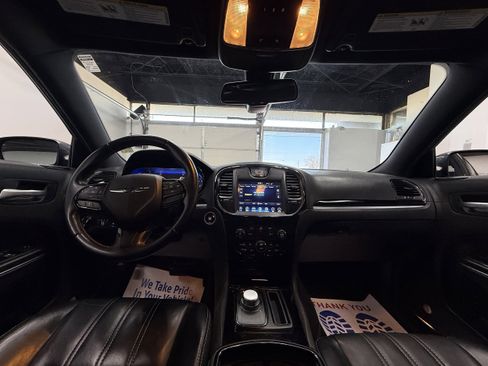 Used 2017 Chrysler 300 S image 11