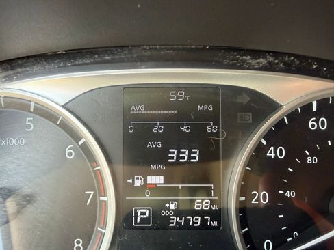 Used 2020 Nissan Versa S image 15