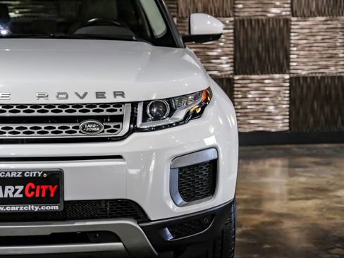 Used 2017 Land Rover Range Rover Evoque SE AWD/4WD image 47