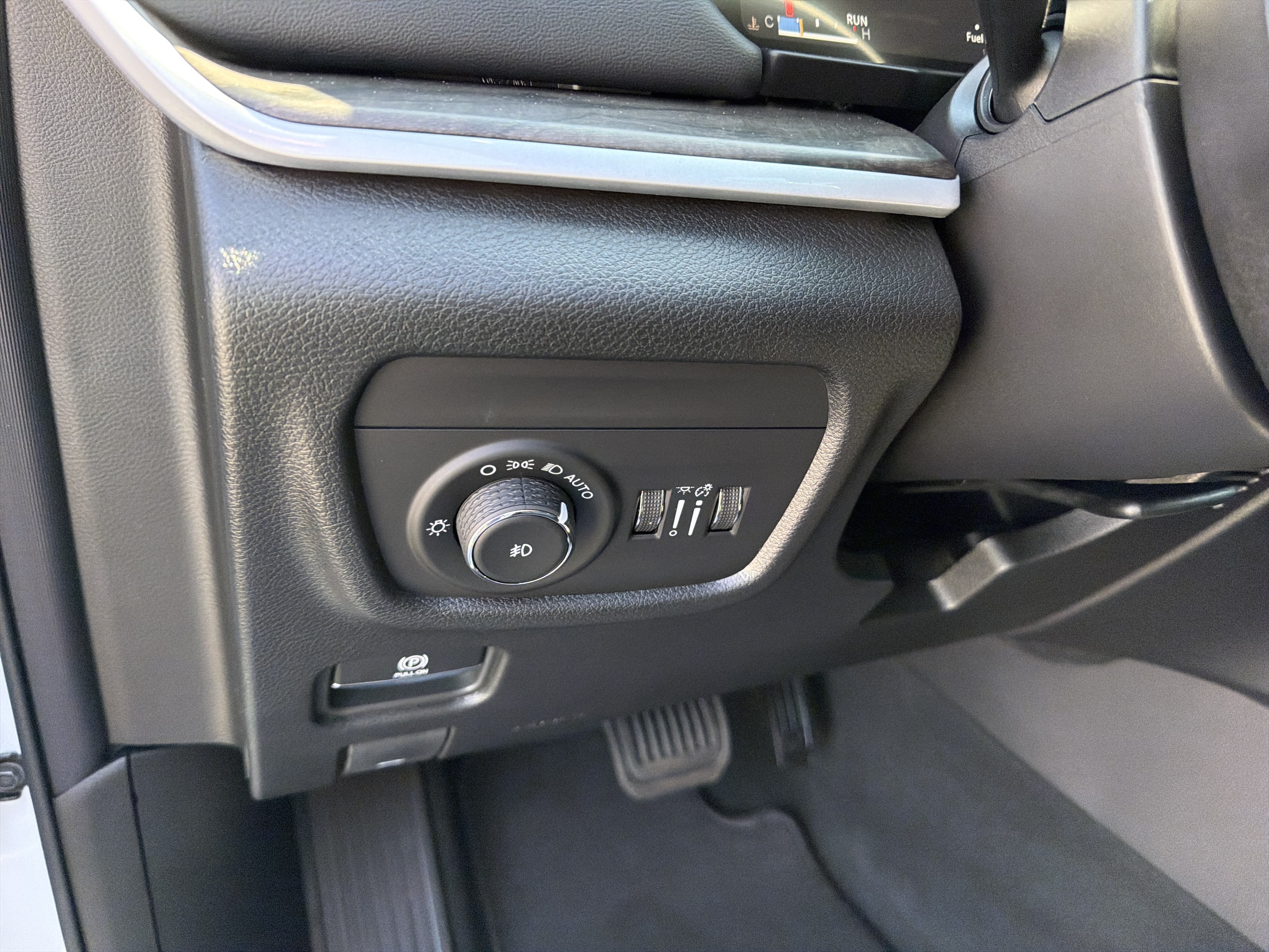 New 2027 Jeep Grand Cherokee Limited w/ Limited Altitude Package AWD/4WD image 18
