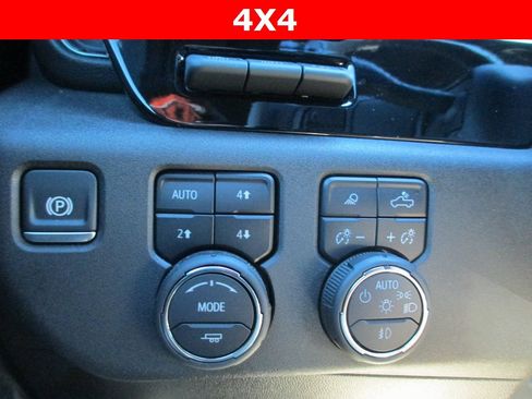 Certified 2025 Chevrolet Silverado 2500 ZR2 w/ Technology Package image 29