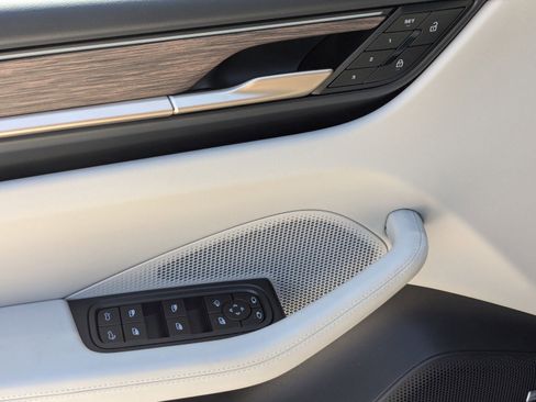 New 2024 Porsche Macan 4 Electric image 14