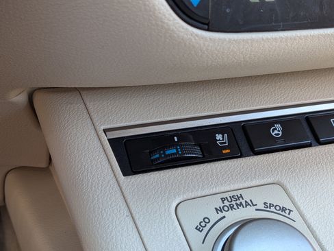 Used 2014 Lexus ES 350 w/ Luxury Package FWD image 30