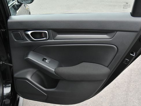 Used 2025 Honda Civic Sport image 37