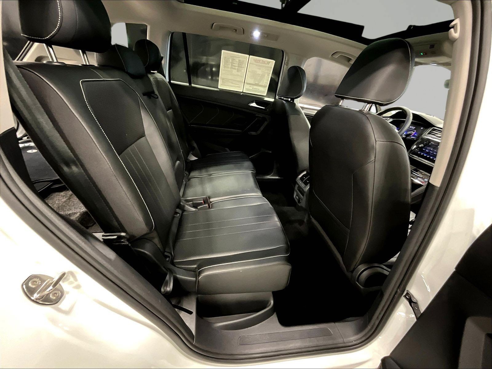 Used 2023 Volkswagen Tiguan SE w/ Panoramic Sunroof Package AWD/4WD image 24