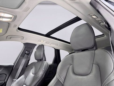 Used 2023 Volvo XC60 T8 Ultimate image 26