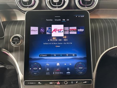 Used 2023 Mercedes-Benz GLC 300 4MATIC image 17