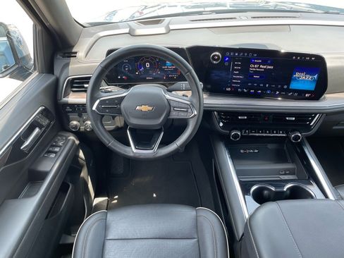 Used 2025 Chevrolet Tahoe Premier RWD image 8