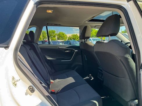 Used 2021 Toyota RAV4 XLE w/ Convenience Package AWD/4WD image 13