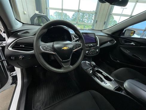 Used 2022 Chevrolet Malibu LT FWD image 13