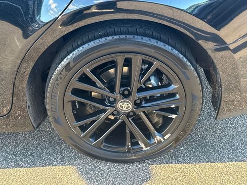 Used 2025 Toyota Camry SE image 40