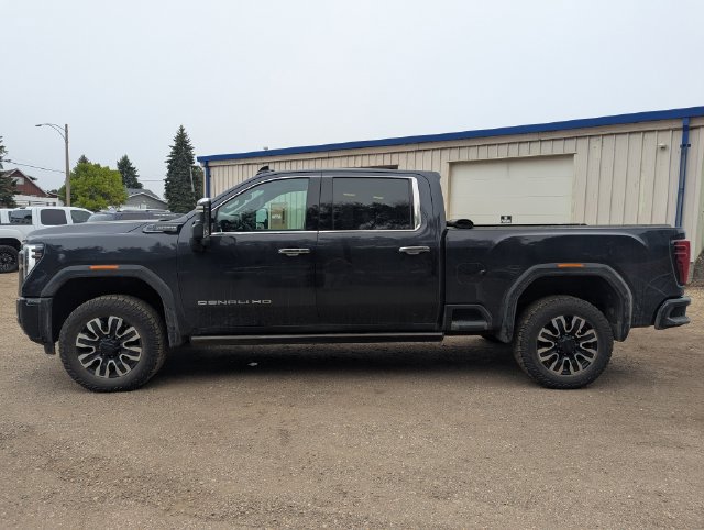 Used 2024 GMC Sierra 2500 Denali Ultimate AWD/4WD image 18
