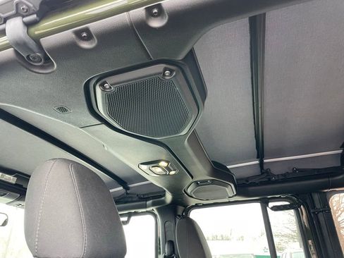 Used 2022 Jeep Wrangler Unlimited Sport image 18