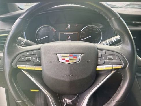 Used 2022 Cadillac XT6 Luxury image 14