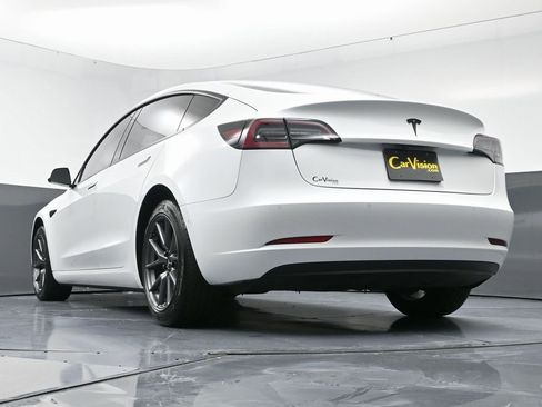 Used 2021 Tesla Model 3 Standard Range Plus image 56