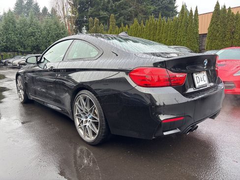 Used 2017 BMW M4 Coupe image 2