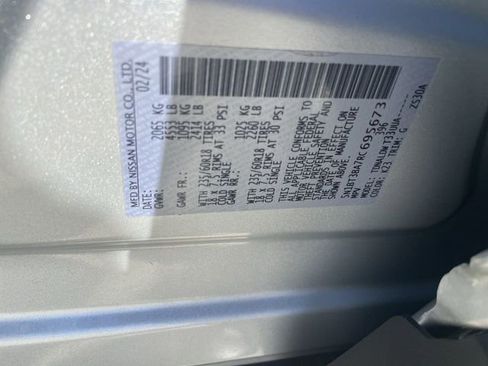 Used 2024 Nissan Rogue SV FWD image 33