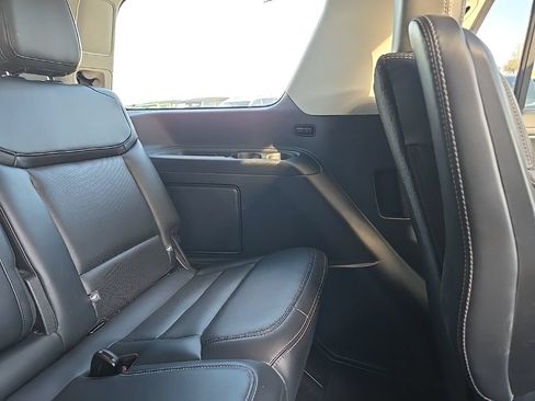 Used 2025 Ford Expedition Platinum AWD/4WD image 98