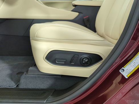 Used 2025 Jeep Grand Cherokee L Limited image 13