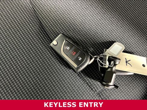 Used 2023 Toyota RAV4 LE AWD/4WD image 30