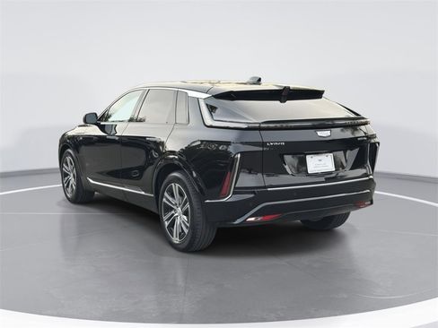 Used 2025 Cadillac Lyriq Luxury image 5