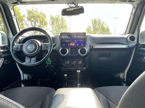 Used 2016 Jeep Wrangler Unlimited Sahara w/ Connectivity Group image 24