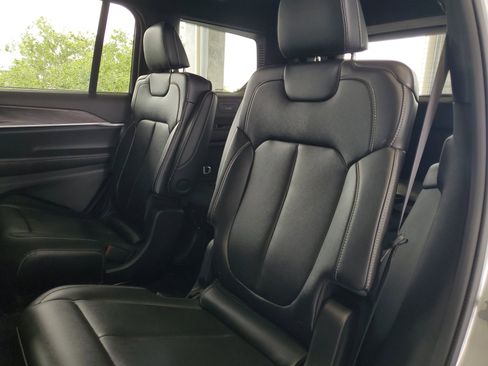 Certified 2024 Jeep Grand Cherokee L Limited w/ Black Appearance Package image 11