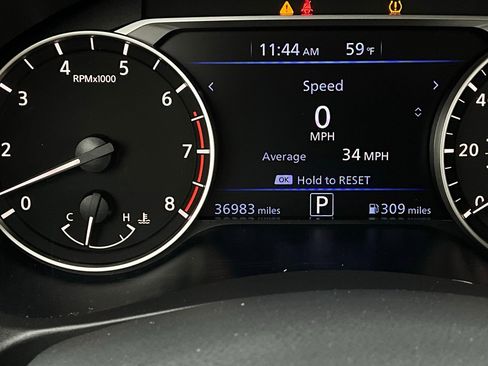 Used 2025 Nissan Altima 2.5 SV image 37