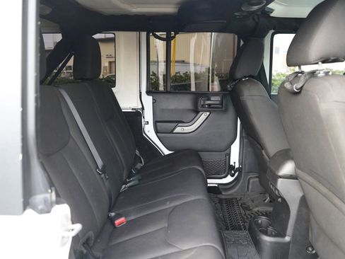 Used 2015 Jeep Wrangler Unlimited Sport AWD/4WD image 17