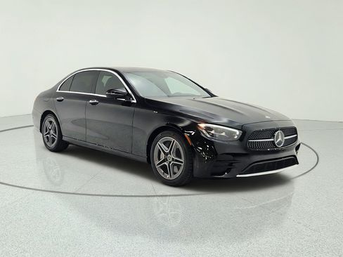 Used 2023 Mercedes-Benz E 350 Sedan image 3