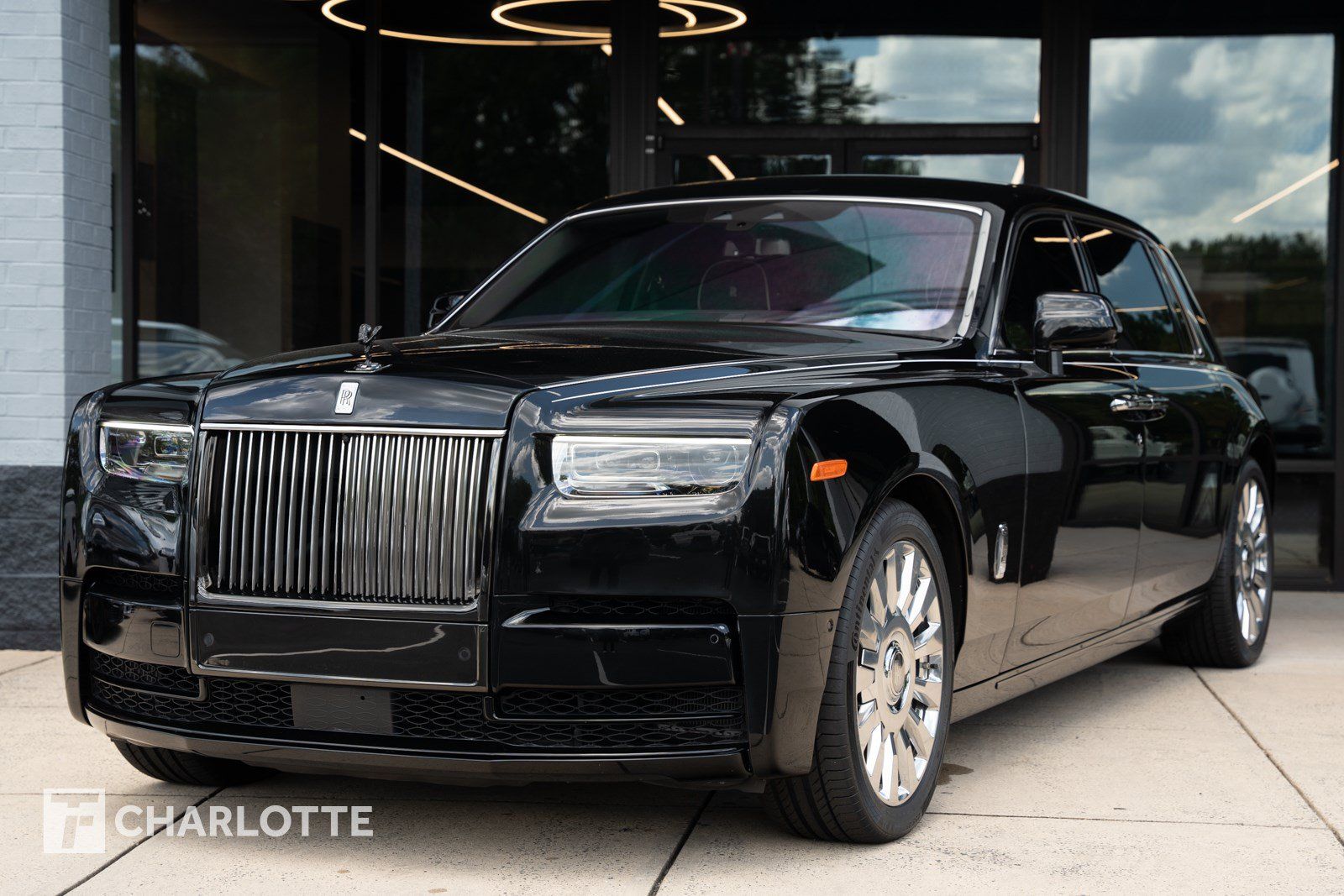 Used 2023 Rolls-Royce Phantom Extended Wheelbase RWD image 10