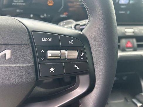 Used 2025 Kia K4 EX FWD image 32