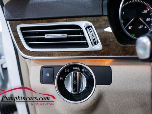 Used 2016 Mercedes-Benz E 350 4MATIC Sedan w/ Premium Package image 44