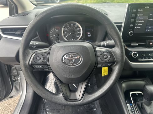 Used 2020 Toyota Corolla LE image 13
