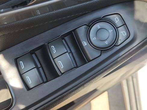 Used 2023 Chevrolet Traverse LT FWD image 22