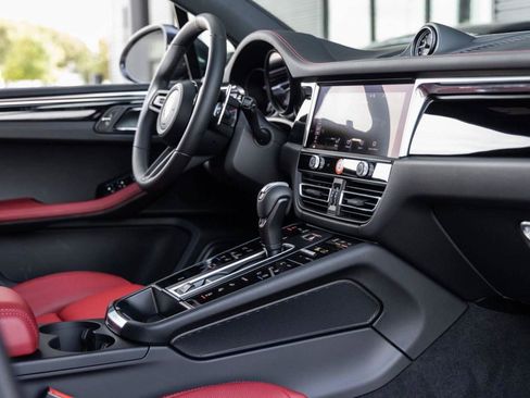 New 2026 Porsche Macan image 96