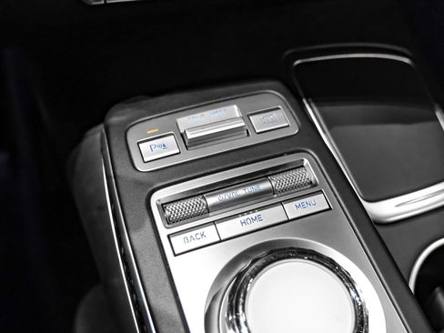 Used 2022 Genesis GV70 3.5T Sport w/ Sport Prestige Package AWD/4WD image 25