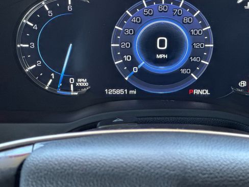 Used 2017 Cadillac Escalade Premium Luxury AWD/4WD image 23