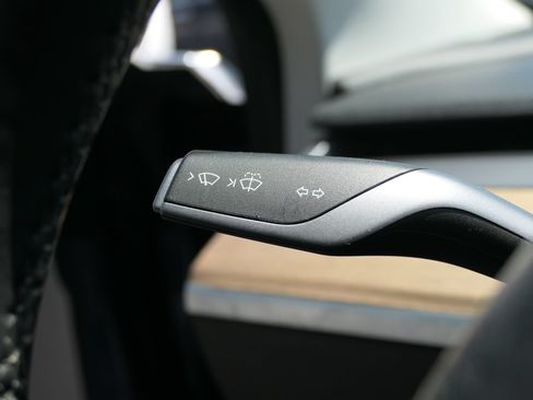 Used 2018 Tesla Model 3 Long Range RWD image 18