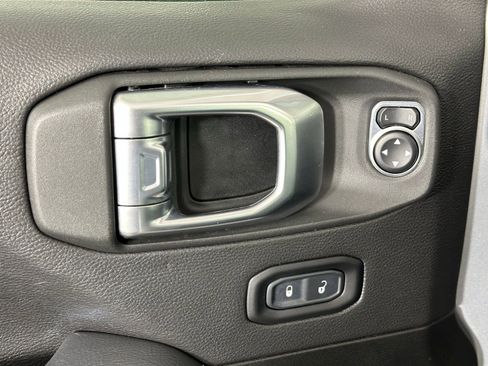 Used 2022 Jeep Wrangler Unlimited Sahara w/ Cold Weather Group image 41