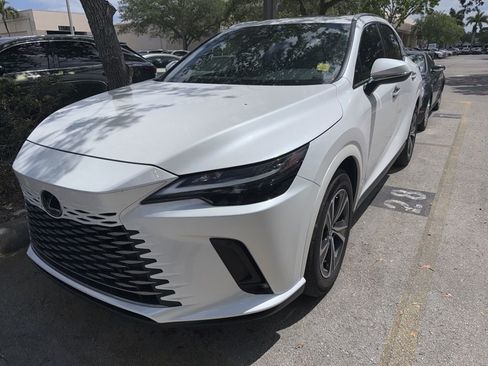 Used 2025 Lexus RX 350 Premium image 2