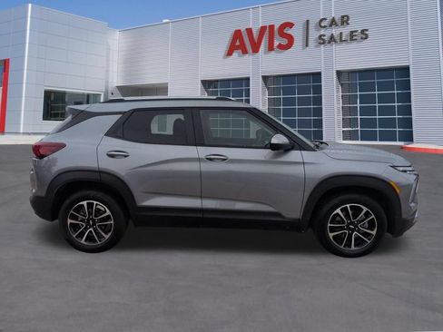 Used 2025 Chevrolet TrailBlazer LT FWD image 5