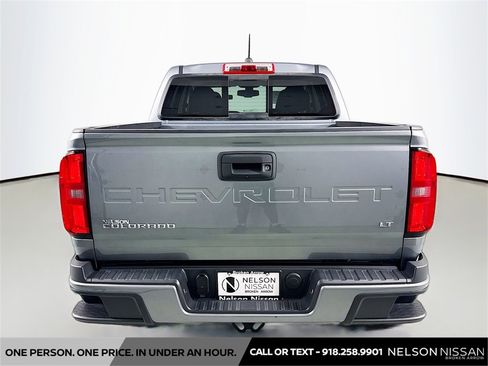 Used 2021 Chevrolet Colorado LT w/ LT Convenience Package image 6