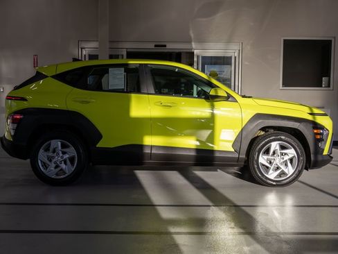 Certified 2024 Hyundai Kona SE image 6