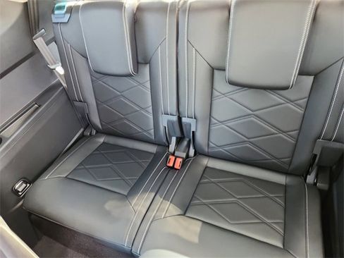 New 2026 Volkswagen Atlas SE image 9