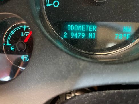 Used 2010 GMC Yukon Denali AWD/4WD image 2