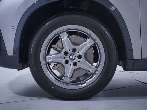 Used 2026 BMW X1 xDrive28i AWD/4WD image 2