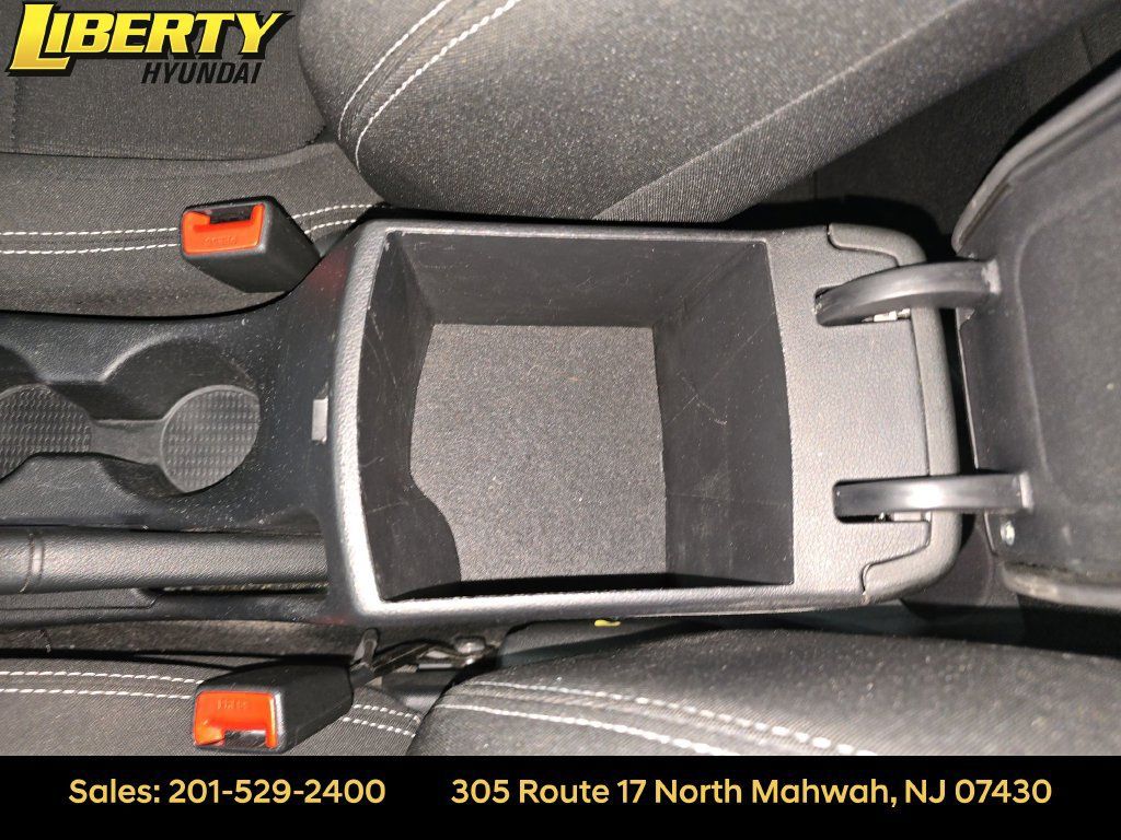 Certified 2023 Hyundai Venue SEL w/ Cargo Package FWD image 27